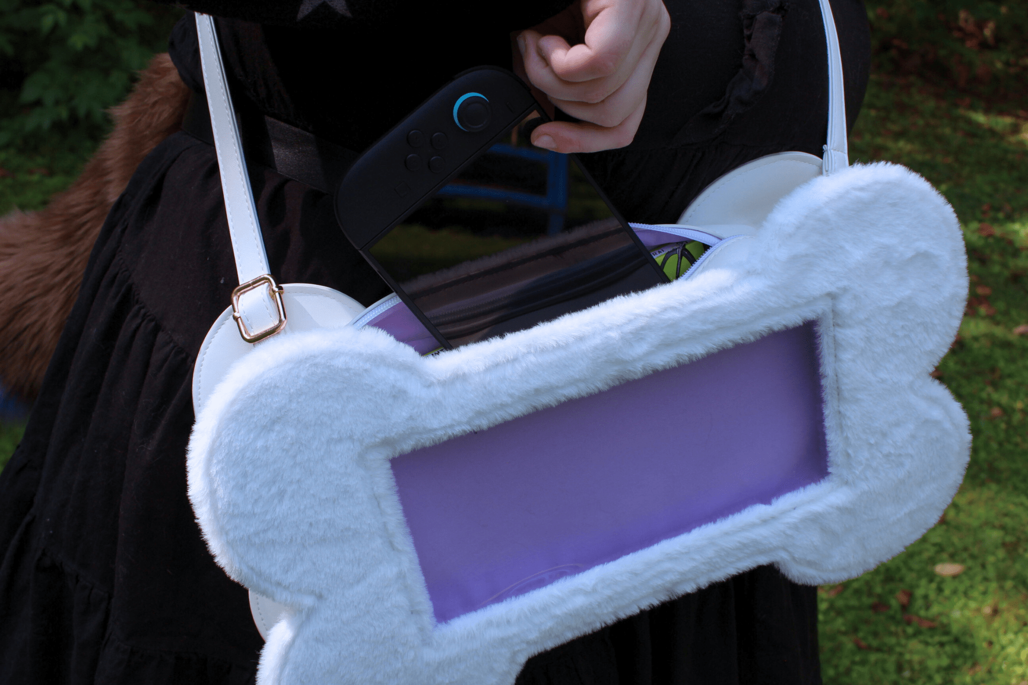 (White) Doggie Bone Ita Bag - B - GRADE LEFTOVERS - puppypilled